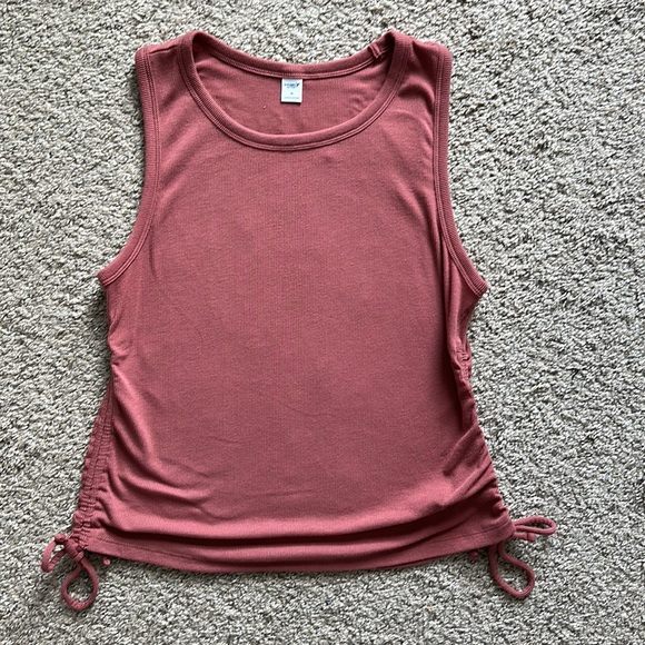 Old navy active tank - Picture 2 of 6